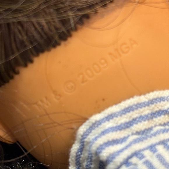 MGA Bratz Doll Lot of 8 Mixed Years Feet Missing Cake Toppers Accessories 2000s - Picture 13 of 16